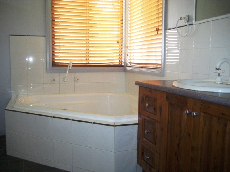 30 Burtonwood Court, Neerim South VIC 3831
