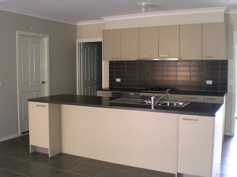2 Oberon Place, Drouin VIC 3818
