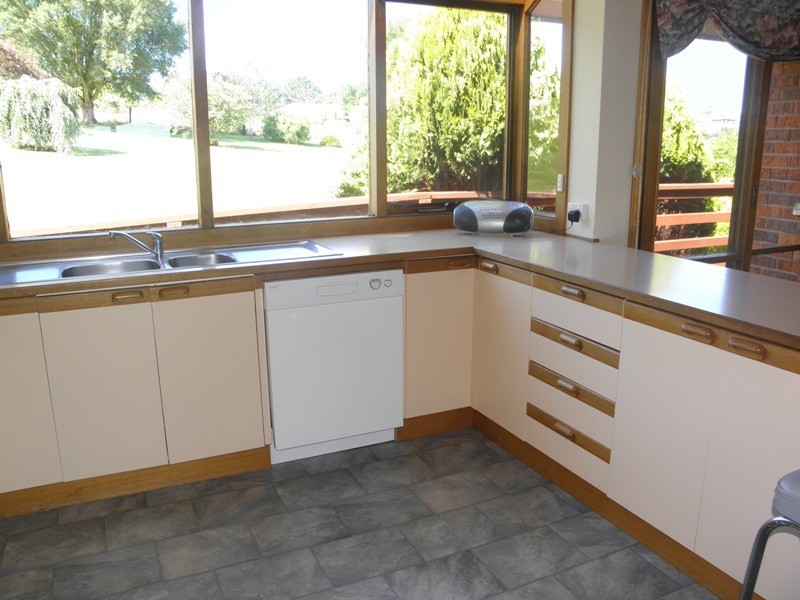 2 Greenland Drive, Drouin VIC 3818