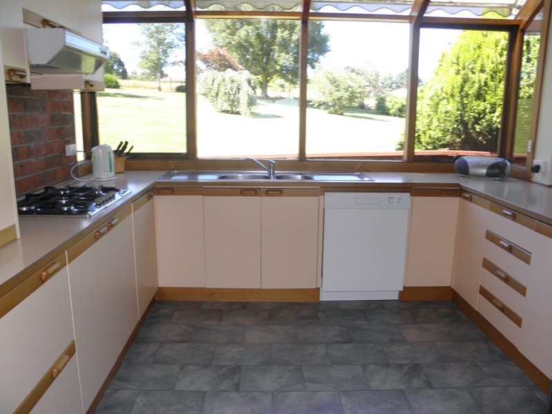 2 Greenland Drive, Drouin VIC 3818