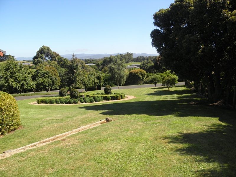 2 Greenland Drive, Drouin VIC 3818