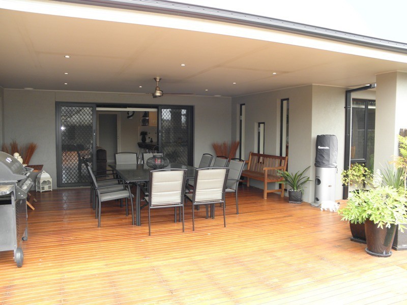 8 Arthurs Drive, Warragul VIC 3820