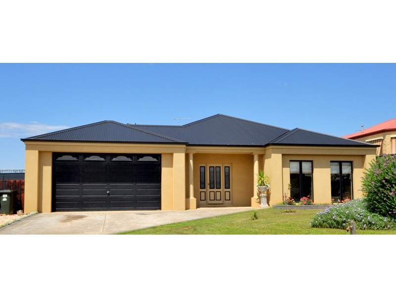 17 Bell Park Close, Warragul VIC 3820