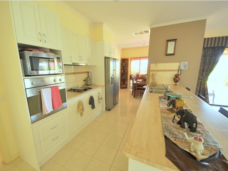 17 Bell Park Close, Warragul VIC 3820