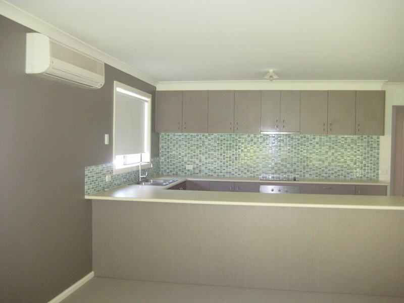 32 Sutherland Way, Drouin VIC 3818