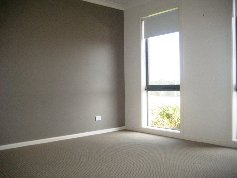 32 Sutherland Way, Drouin VIC 3818