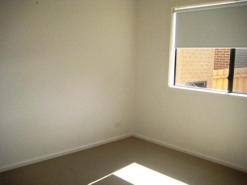 32 Sutherland Way, Drouin VIC 3818