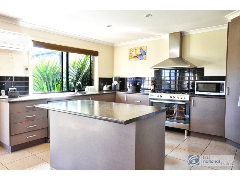 21 Villeneuve Drive, Trafalgar VIC 3824