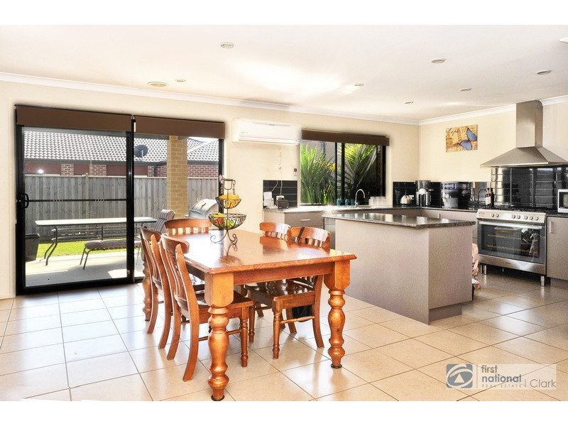 21 Villeneuve Drive, Trafalgar VIC 3824