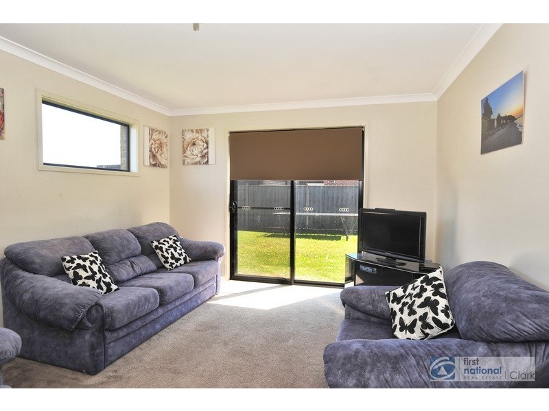21 Villeneuve Drive, Trafalgar VIC 3824