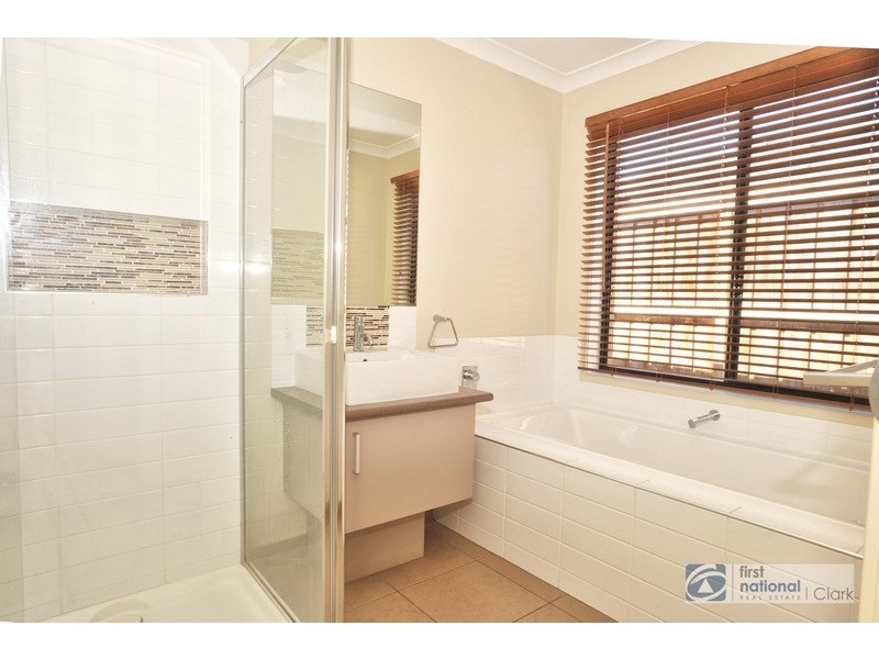 21 Villeneuve Drive, Trafalgar VIC 3824