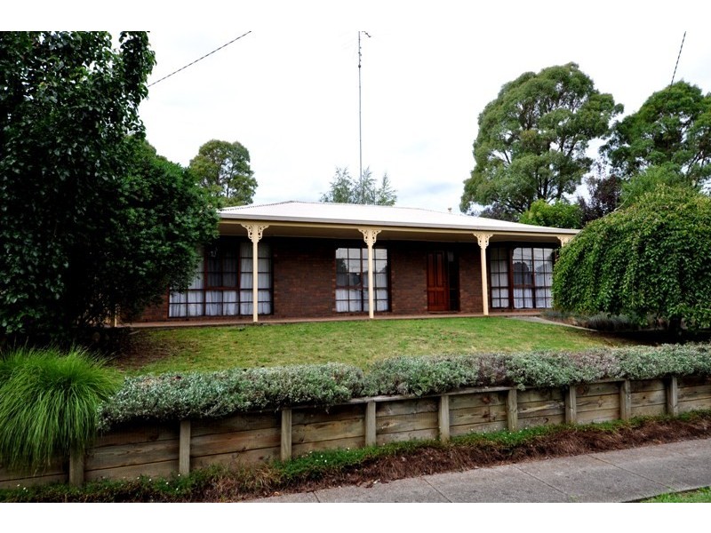 61 Waratah Drive, Warragul VIC 3820