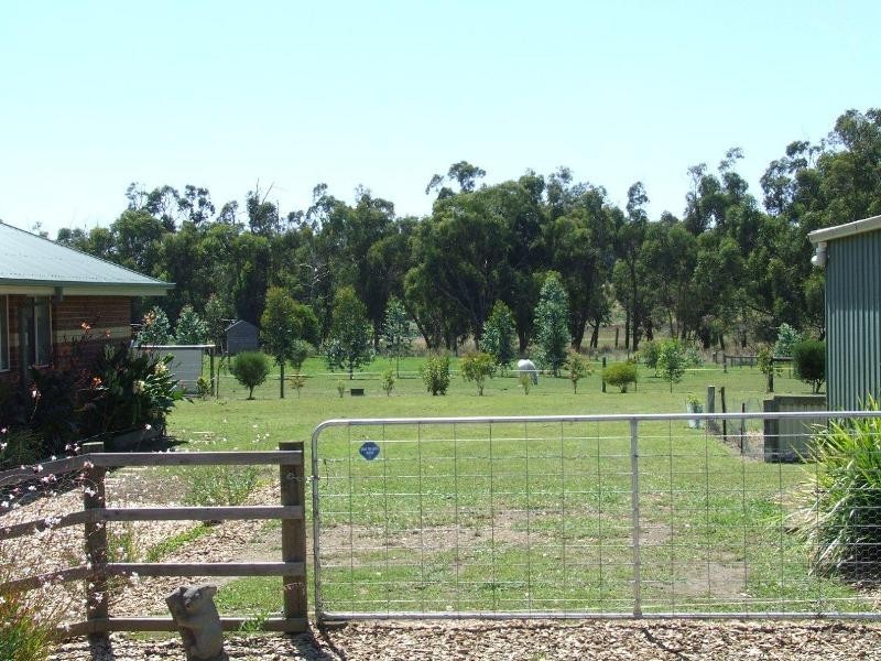 14 Nottingham Court, Drouin VIC 3818