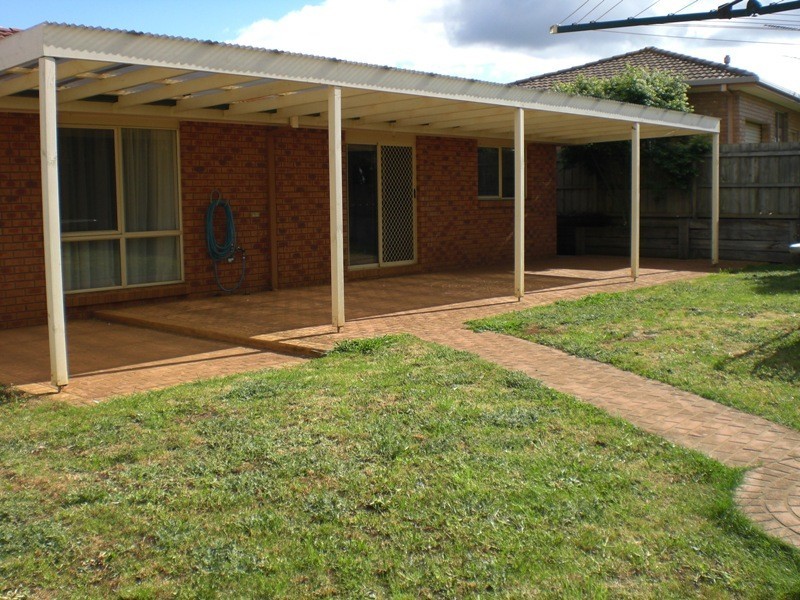 9 Myrtle Crescent, Warragul VIC 3820