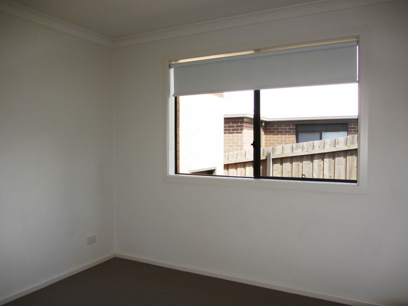 32 Sutherland Way, Drouin VIC 3818