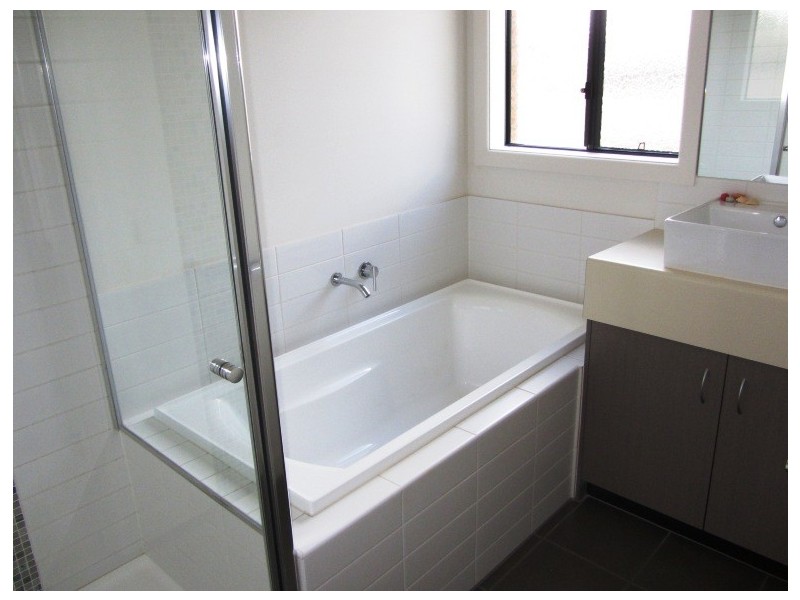 32 Sutherland Way, Drouin VIC 3818