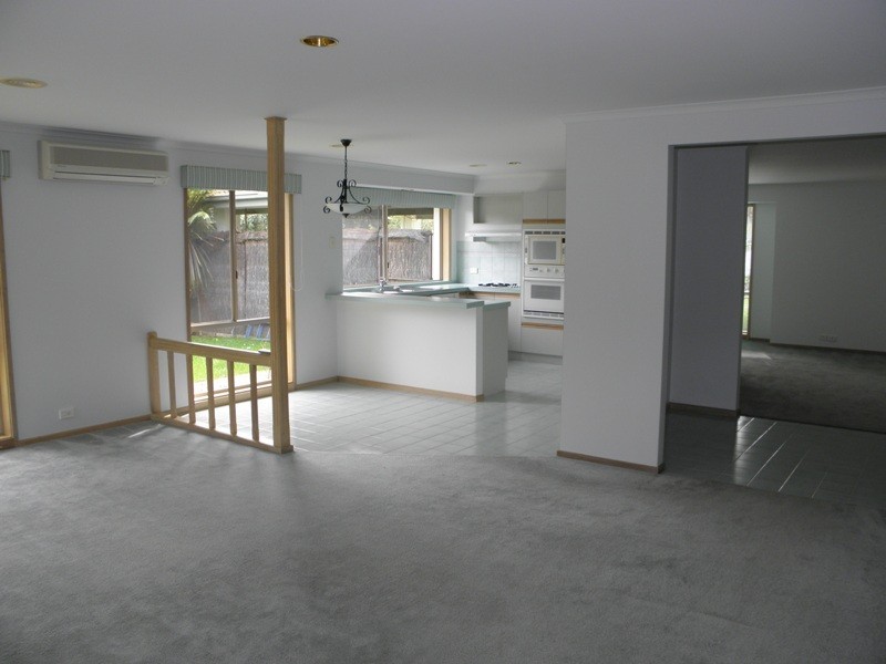 16 Ellen Close, Warragul VIC 3820