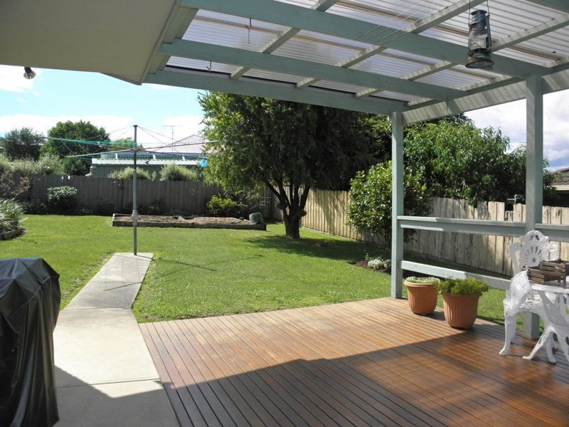 5 Floris Avenue, Drouin VIC 3818