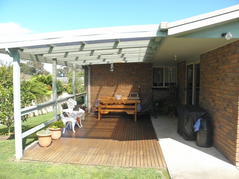 5 Floris Avenue, Drouin VIC 3818