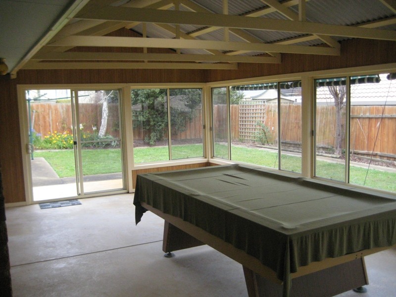 6 Jacksons Drive, Drouin VIC 3818