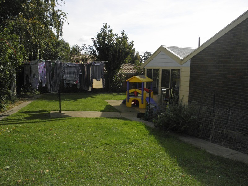 6 Jacksons Drive, Drouin VIC 3818