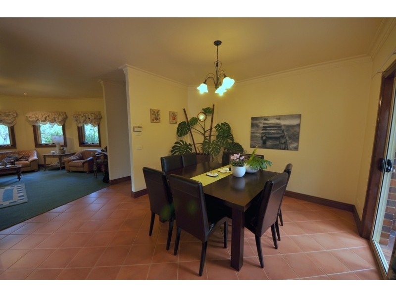 1 Wallace Crescent, Drouin VIC 3818