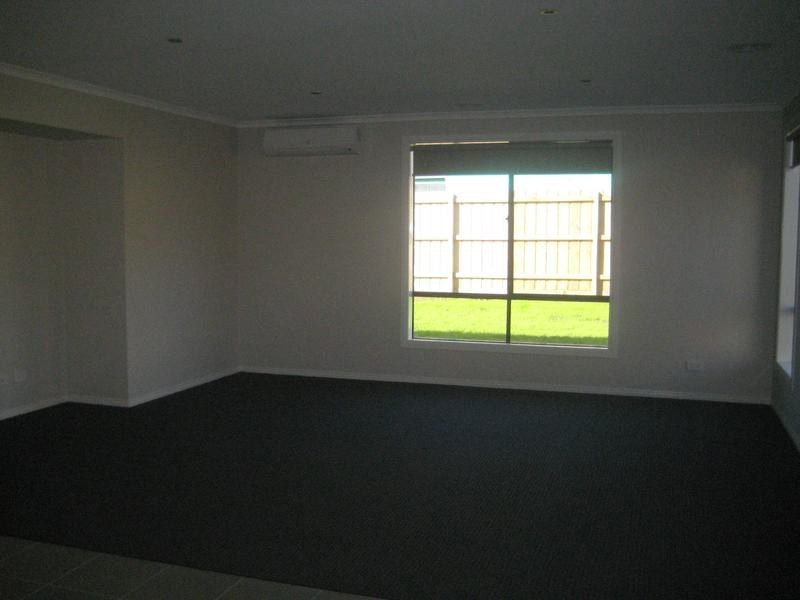 2 Clifford Drive, Drouin VIC 3818