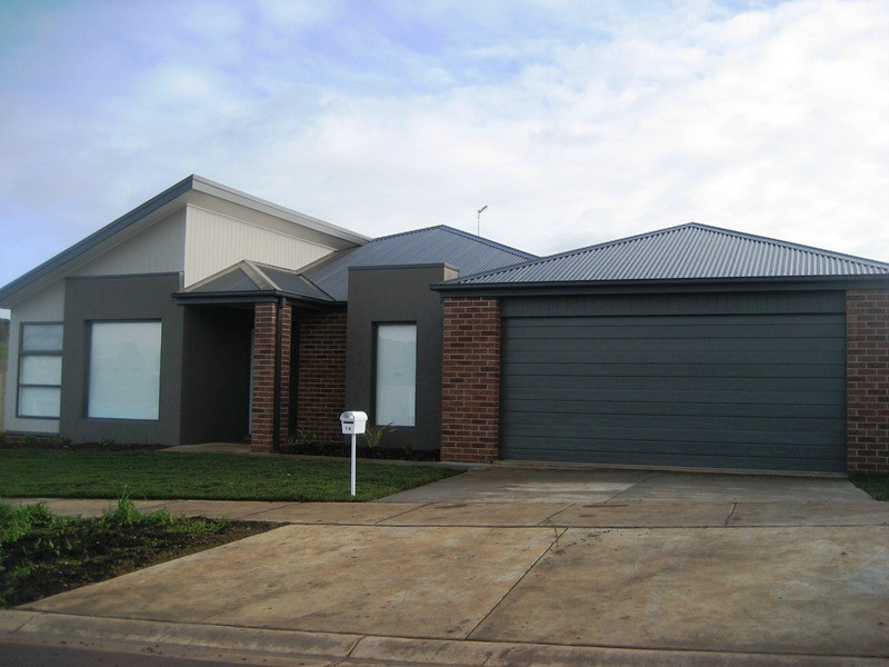14 Kensington Drive, Warragul VIC 3820