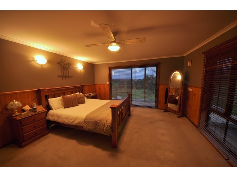 25 Hutchison Road, Jindivick VIC 3818