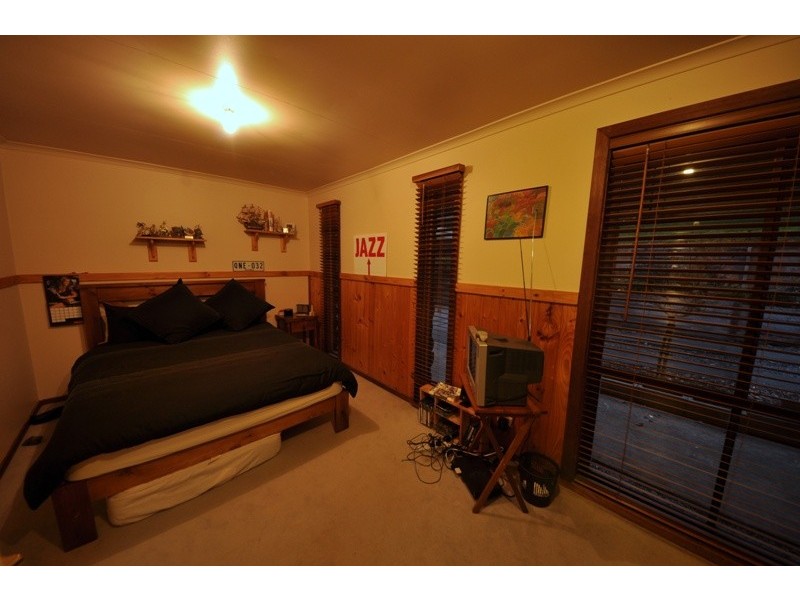 25 Hutchison Road, Jindivick VIC 3818