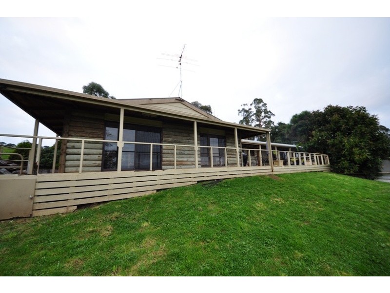 25 Hutchison Road, Jindivick VIC 3818