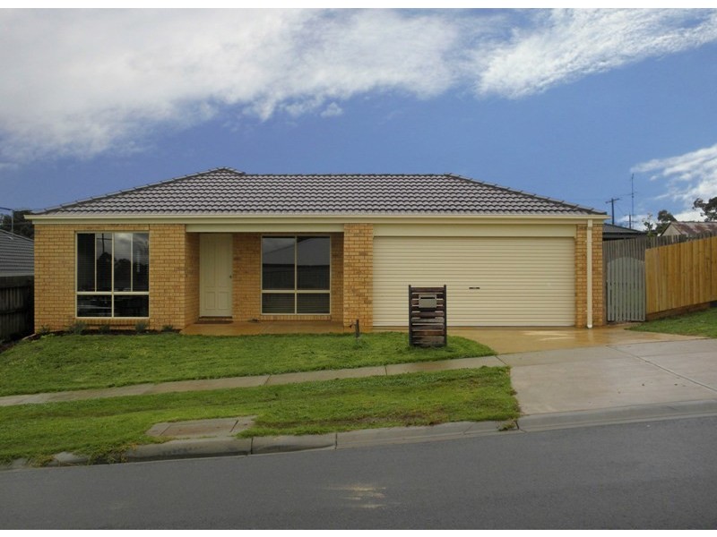 8 Rivendale Crescent, Drouin VIC 3818