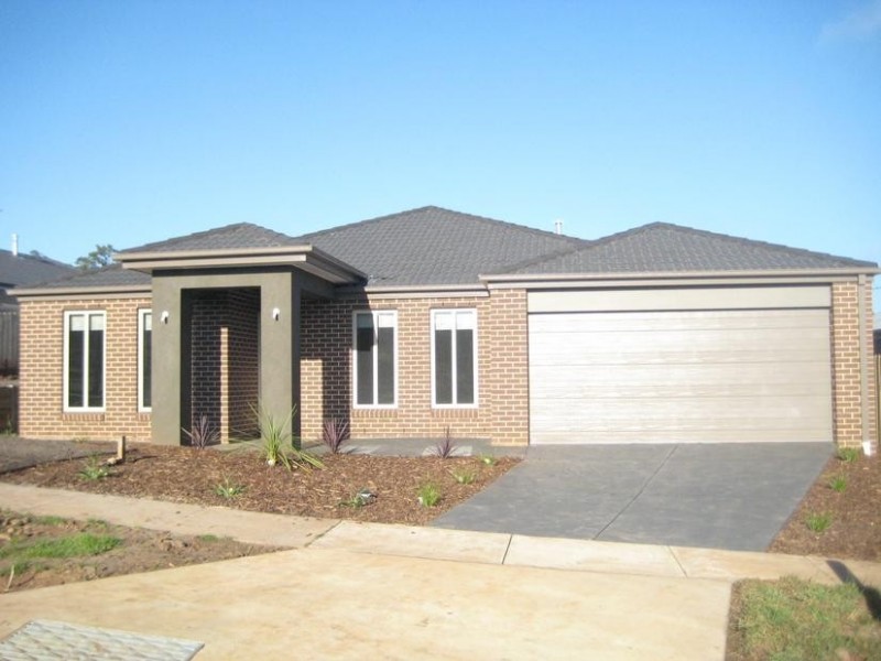 3 Greyfriars Way, Drouin VIC 3818