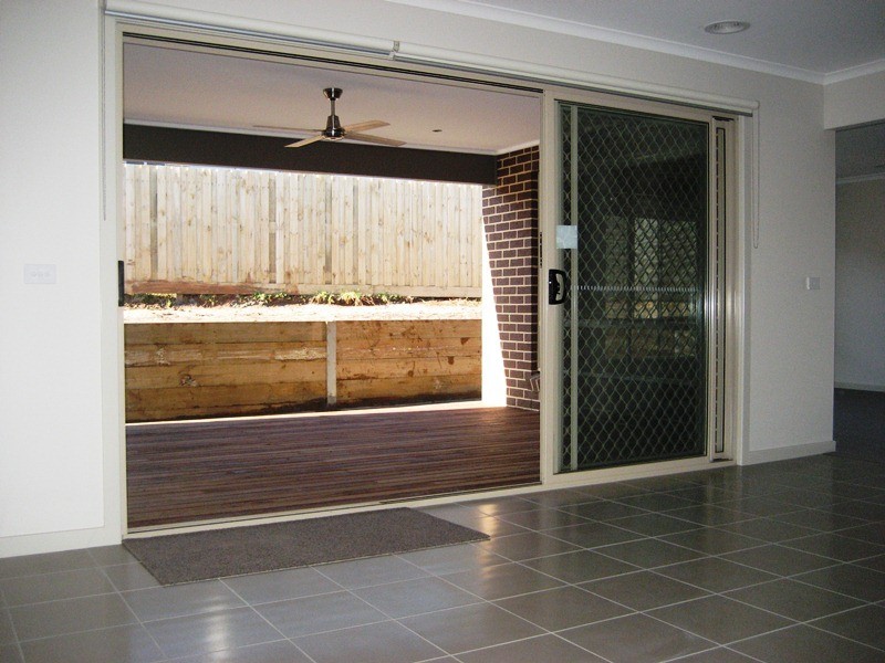 3 Greyfriars Way, Drouin VIC 3818