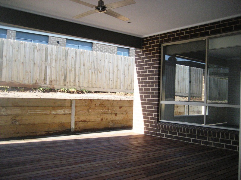 3 Greyfriars Way, Drouin VIC 3818