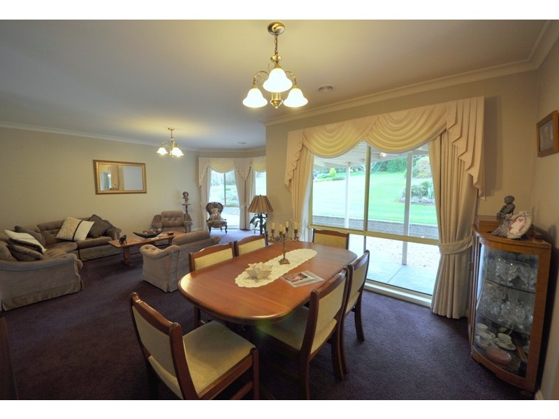 15 Binbeal Road, Drouin VIC 3818