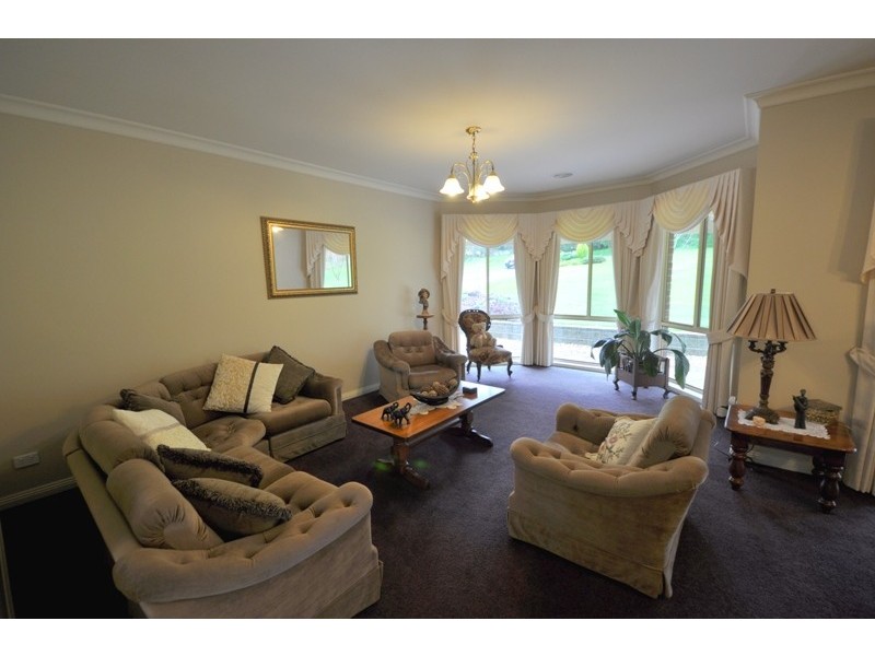 15 Binbeal Road, Drouin VIC 3818