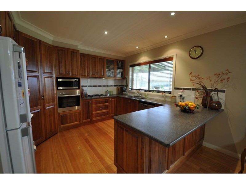 15 Binbeal Road, Drouin VIC 3818