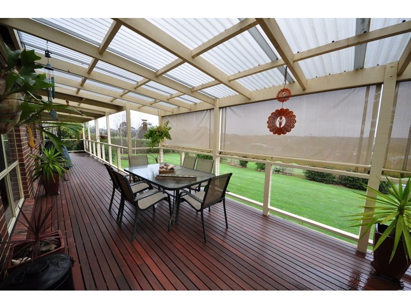 15 Binbeal Road, Drouin VIC 3818