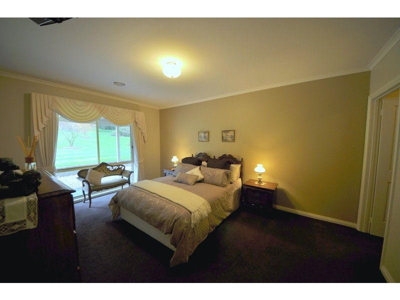 15 Binbeal Road, Drouin VIC 3818