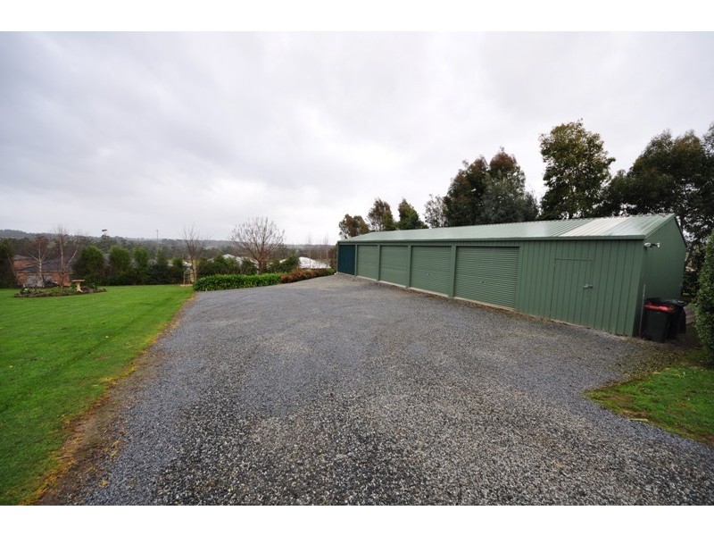 15 Binbeal Road, Drouin VIC 3818