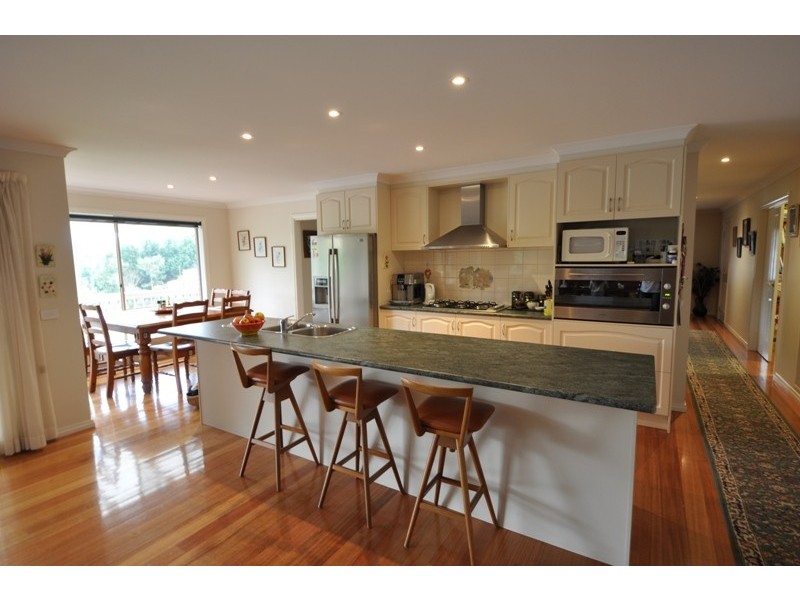 9 Muirhead Close, Warragul VIC 3820