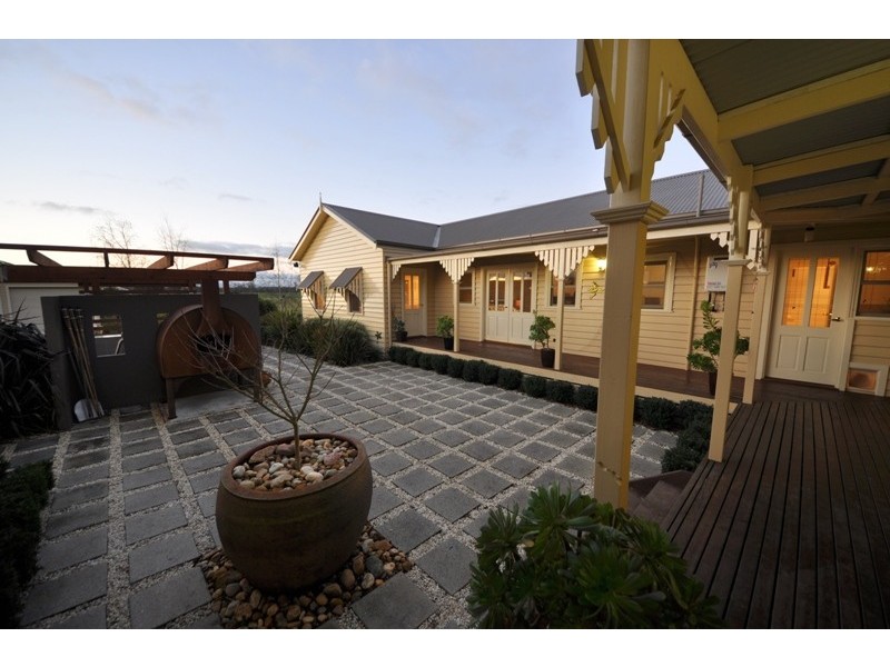 815 Invermay East Road, Drouin South VIC 3818