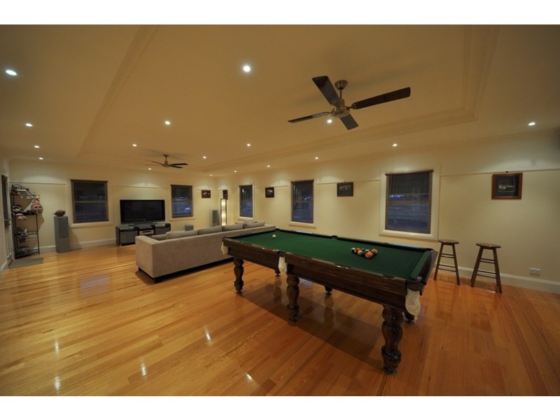 815 Invermay East Road, Drouin South VIC 3818