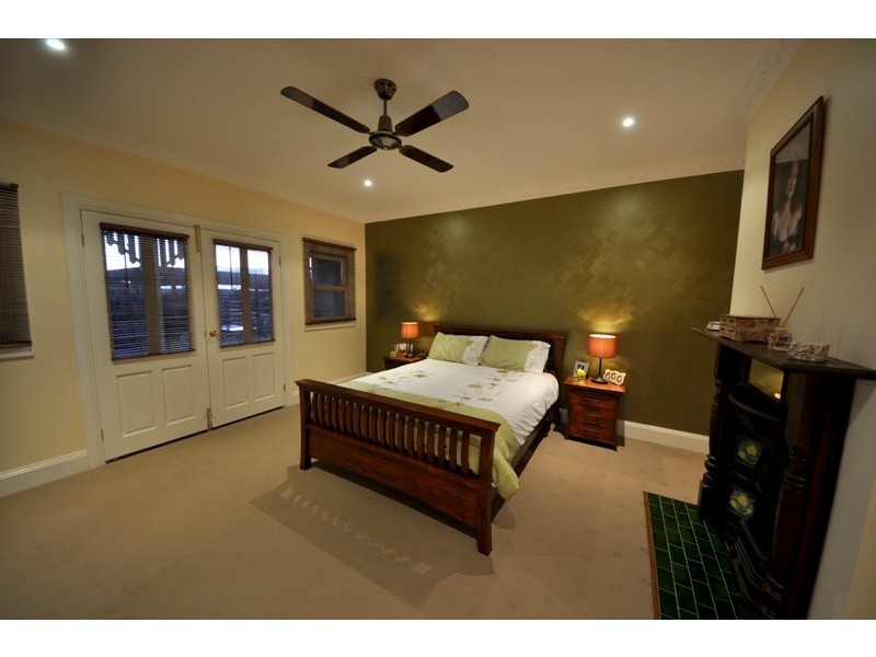 815 Invermay East Road, Drouin South VIC 3818
