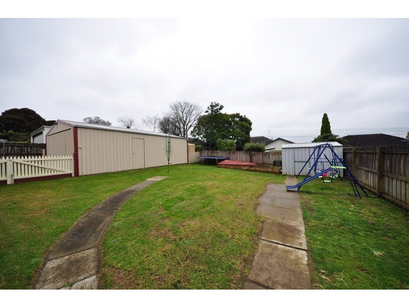 8 Fenton Street, Warragul VIC 3820