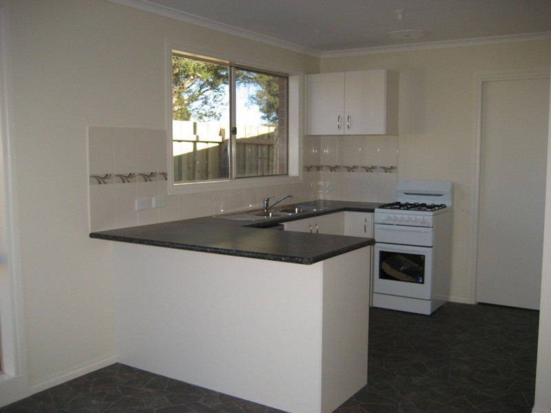 42 Lardner Road, Drouin VIC 3818