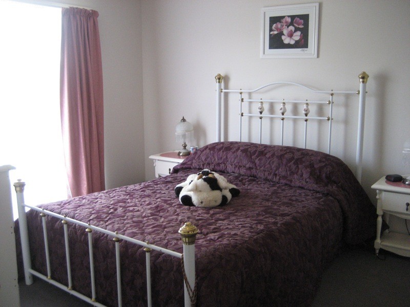 6 Lomandra Court, Drouin VIC 3818