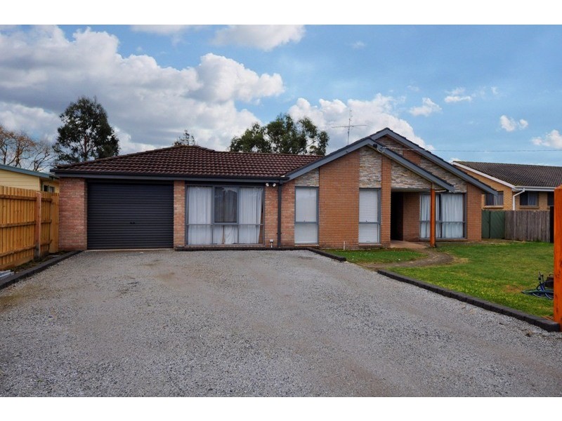 36 Railway Avenue, Bunyip VIC 3815