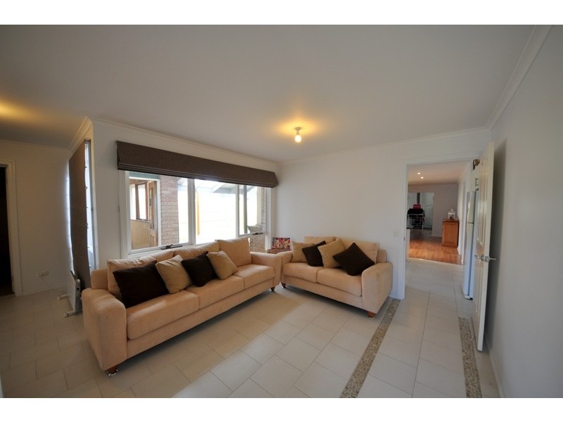 36 Railway Avenue, Bunyip VIC 3815